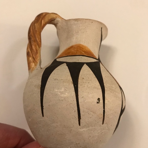 Acoma N.M. Pitcher/Vase Vintage - Picture 8 of 15